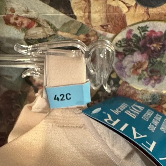 Vanity Fair Women's Beige Full Coverage Bra - Picture 3 of 8